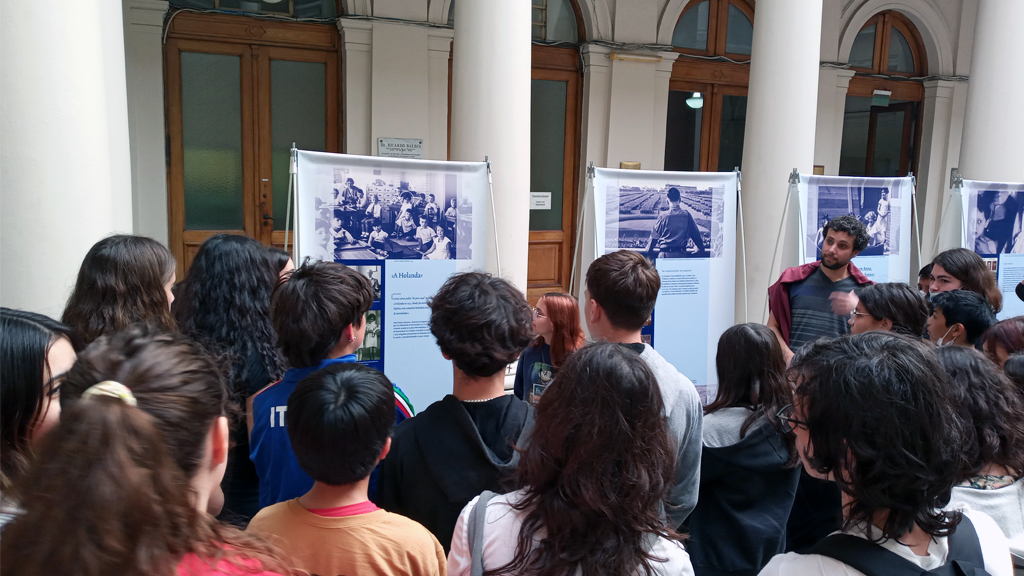 Estudiantes del Liceo visitaron la muestra “Ana Frank, una historia vigente”